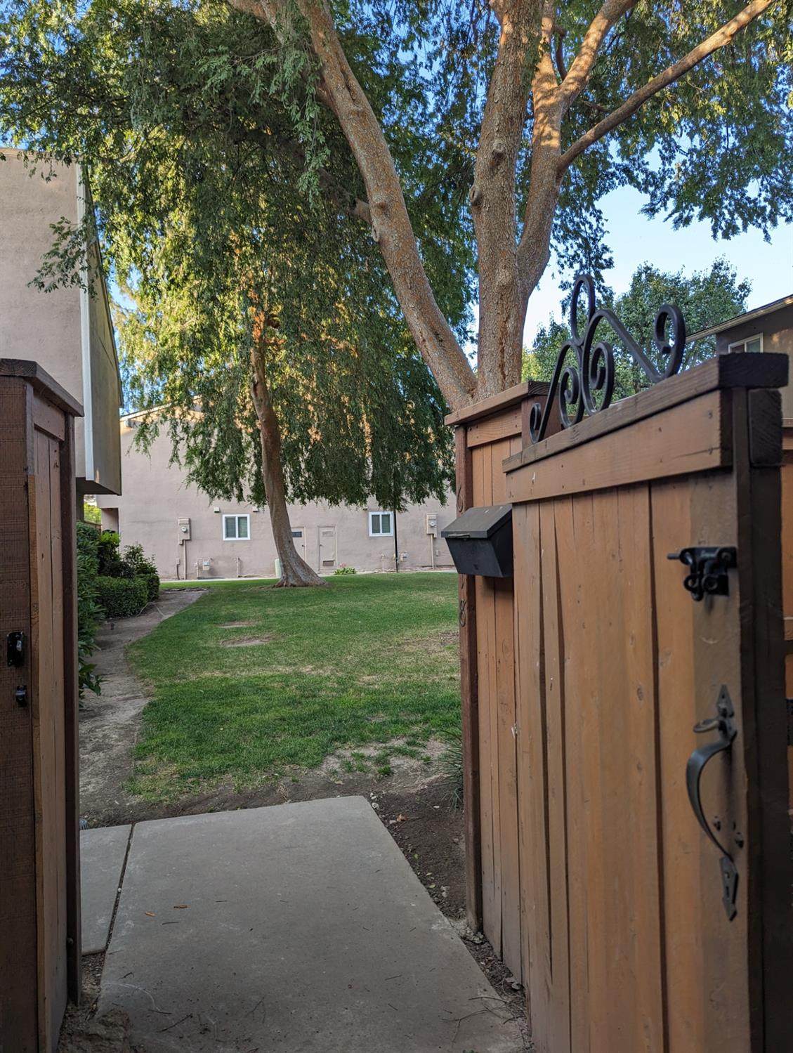 https://bt-photos.global.ssl.fastly.net/fresno/1280_boomver_2_610319-2.jpg