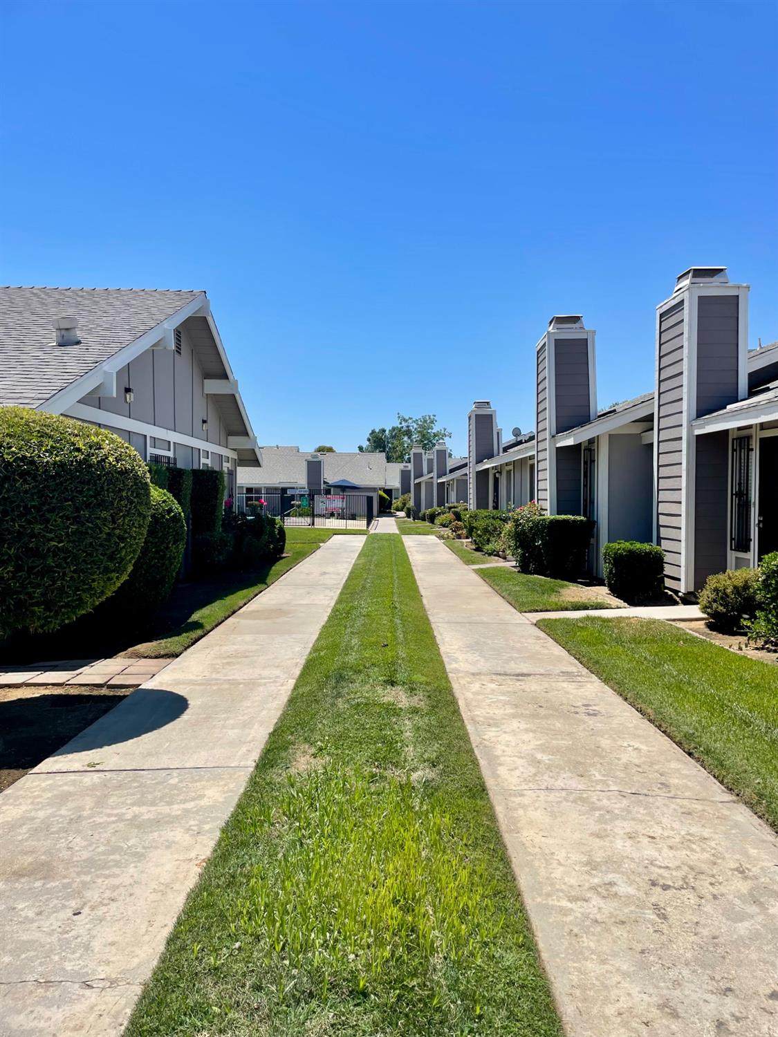 1027 Dakota Avenue - Photo 1