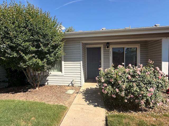 303 Bullard Avenue - Photo 1