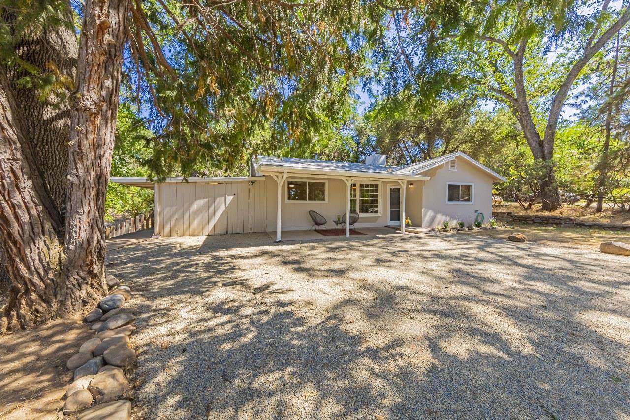 49820 Pierce Court - Photo 1
