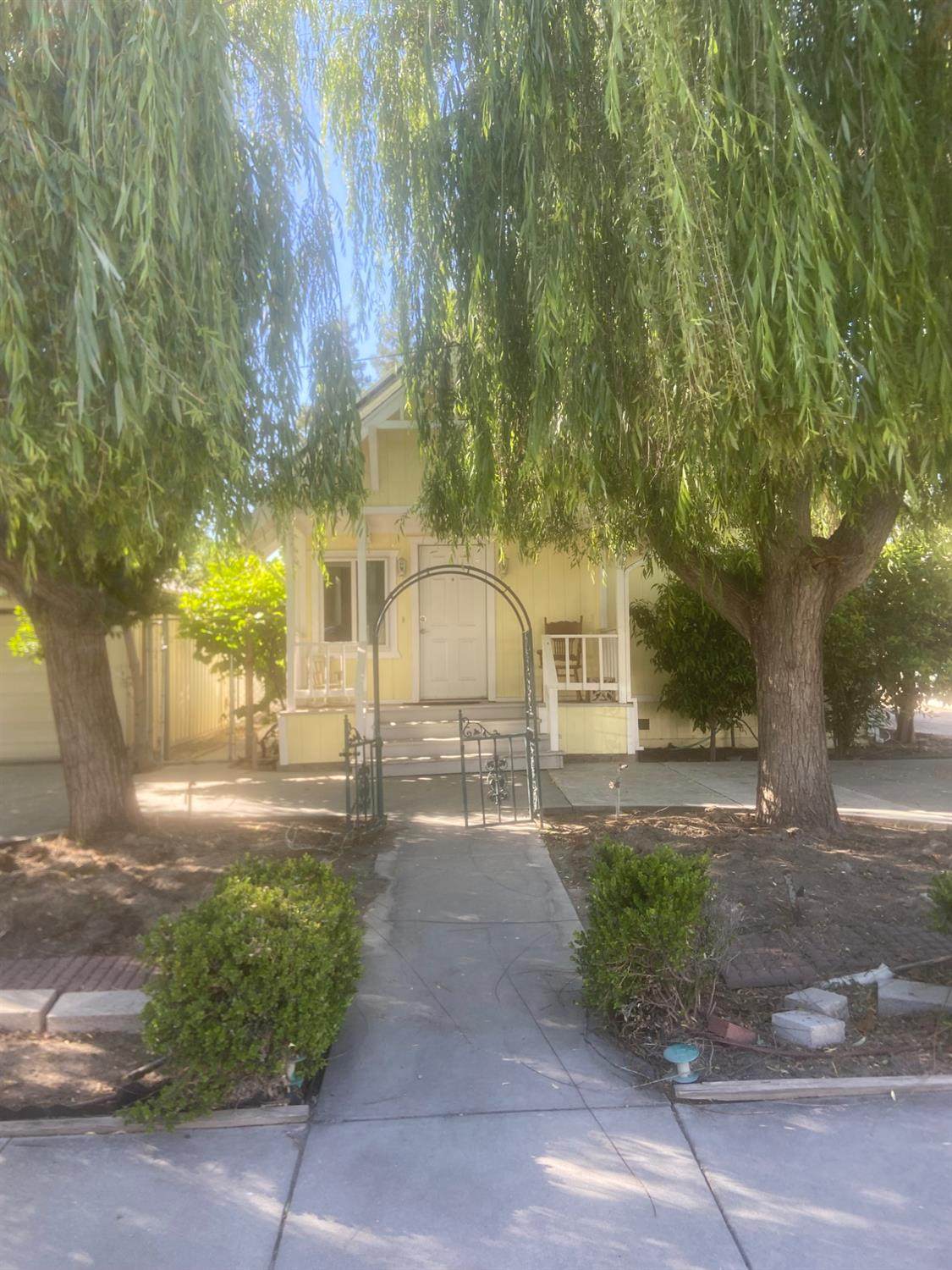 https://bt-photos.global.ssl.fastly.net/fresno/1280_boomver_2_648303-2.jpg