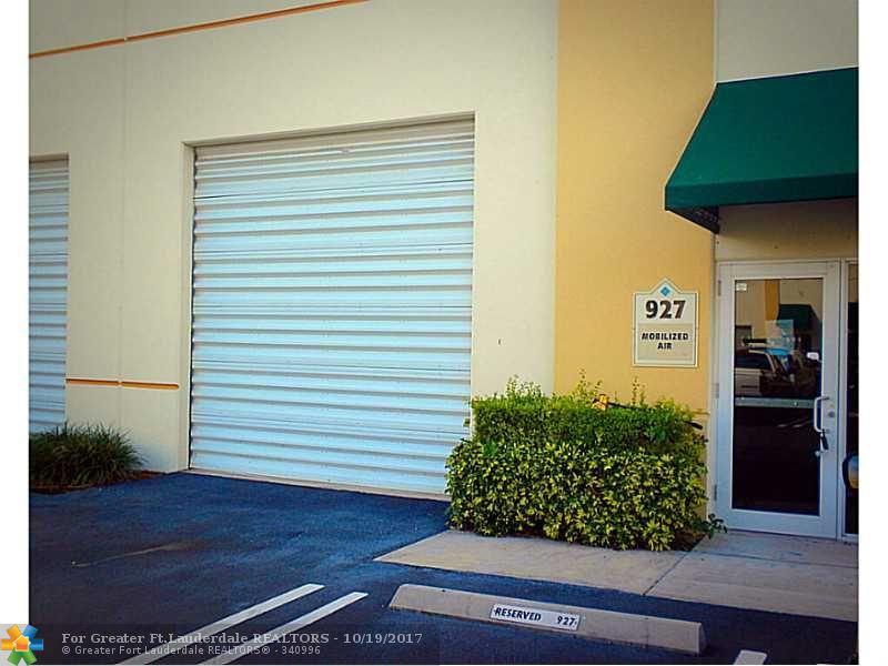 927 31ST AVE - Photo 1