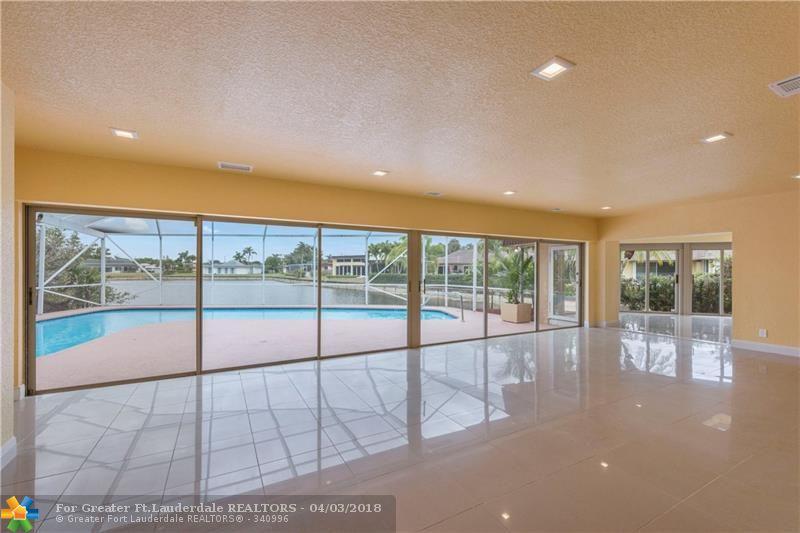 4403 King Palm Dr - Photo 1