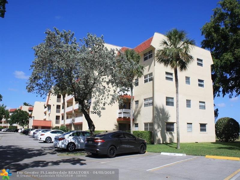 1040 Country Club Dr - Photo 1