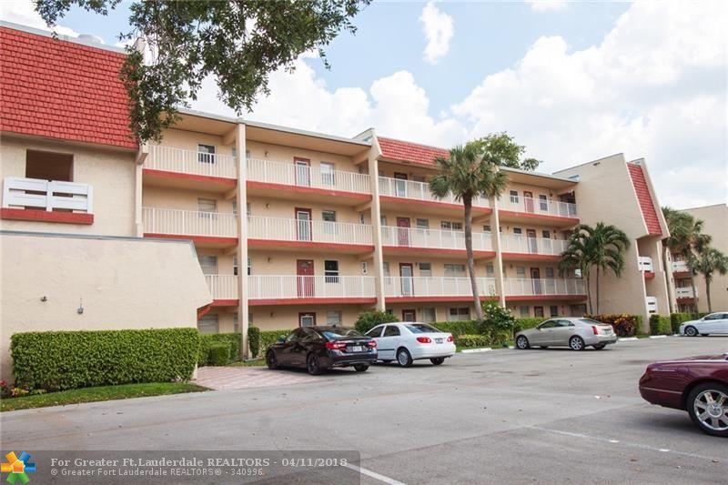 1040 Country Club Dr - Photo 1