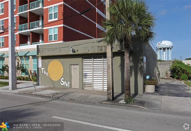 643 Andrews Ave - Photo 1