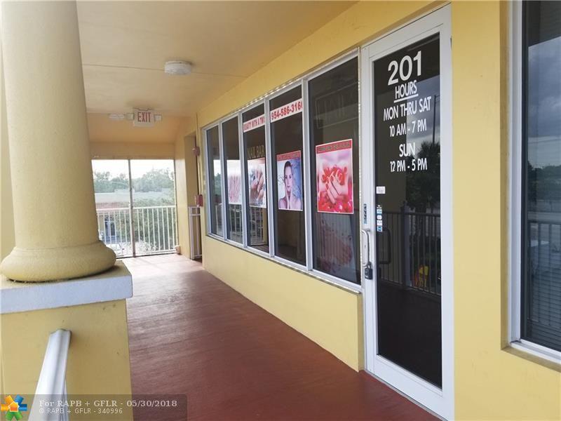 3007 Commercial Blvd - Photo 1