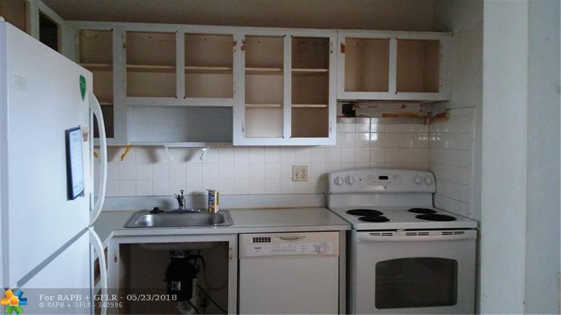 7400 4th Pl - Photo 1