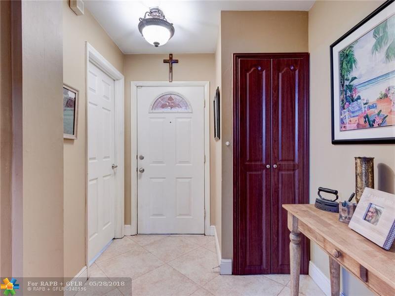 237 Jacaranda Dr - Photo 1