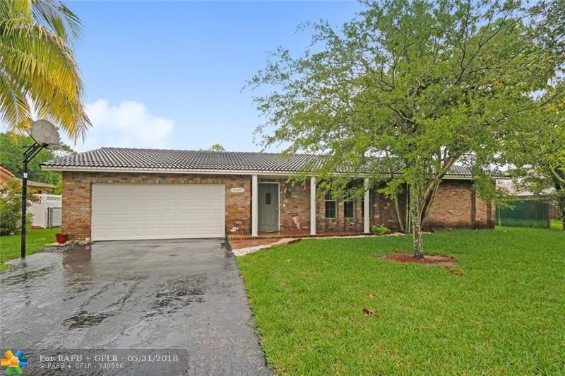 8305 38th Ct - Photo 1