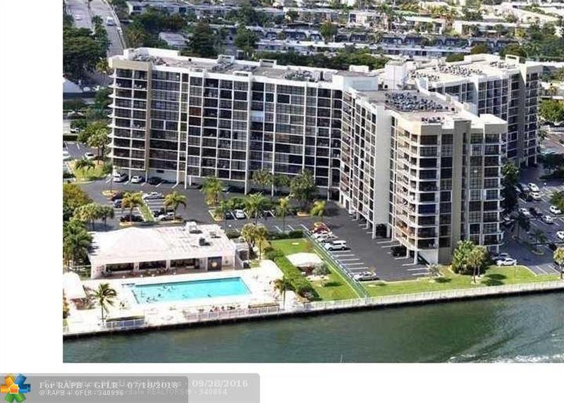 600 Parkview Dr - Photo 1