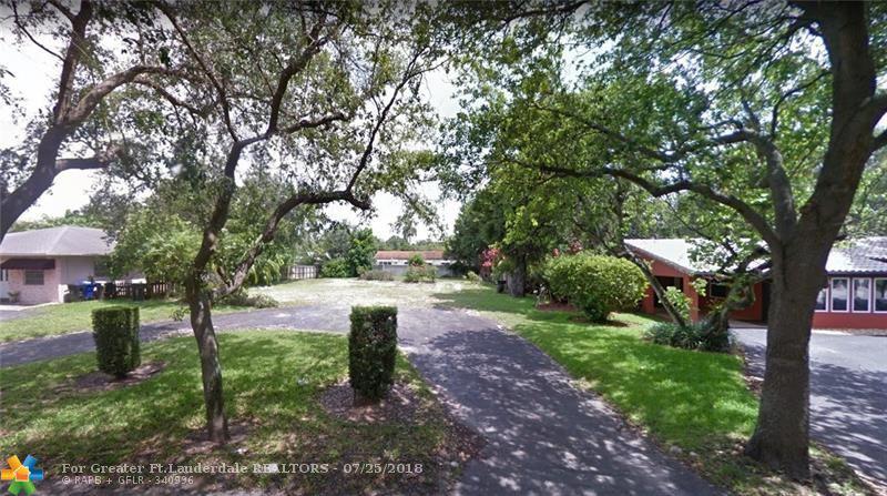 619 15TH ST - Photo 1