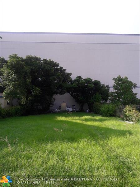 319 35th St - Photo 1