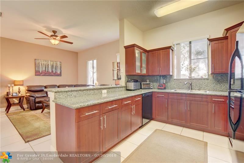 2422 Venetian Way - Photo 1