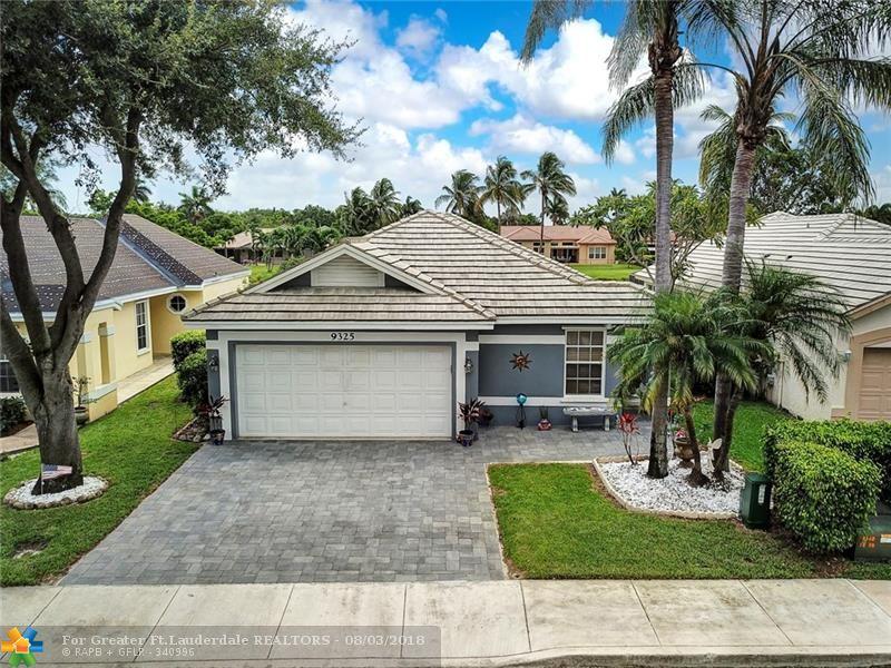 9325 Arborwood Cir - Photo 1