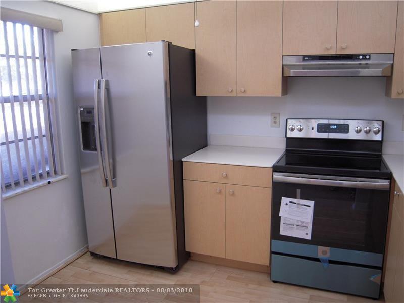 1212 Bahama Bnd - Photo 1