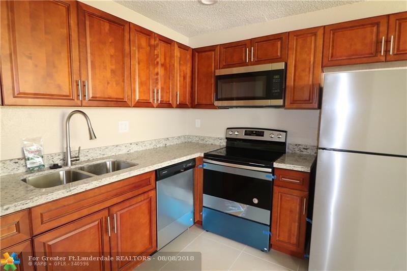 7707 9th St - Photo 1