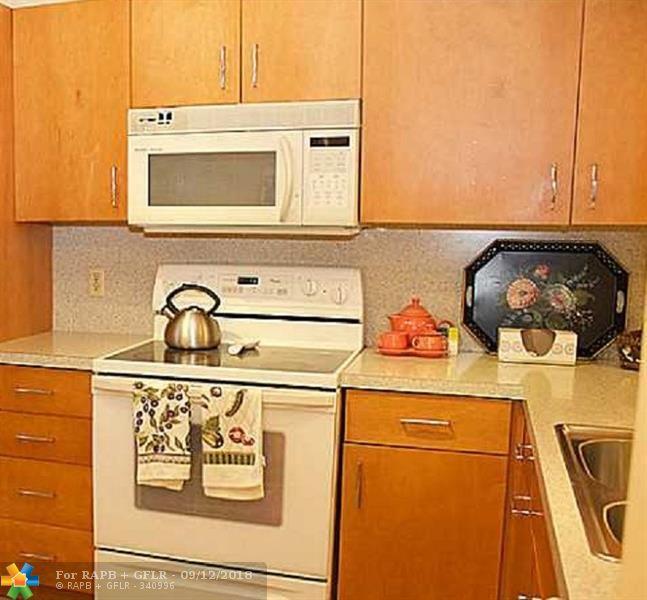 1721 Whitehall Dr - Photo 1