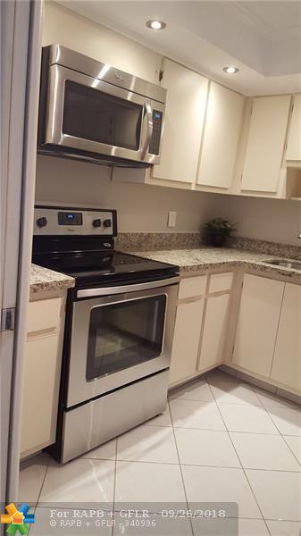 3970 Oaks Clubhouse Dr - Photo 1