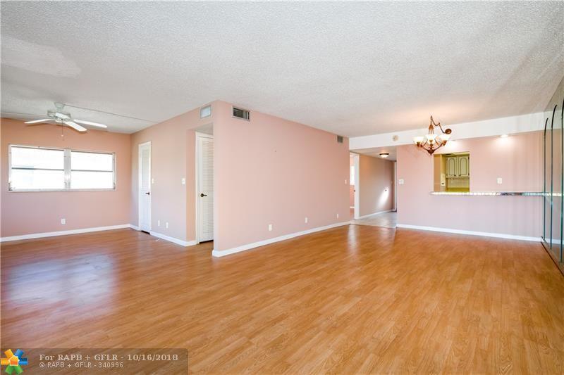 8921 Hollybrook Blvd - Photo 1