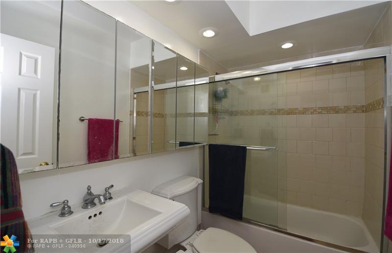 2900 Banyan St - Photo 1