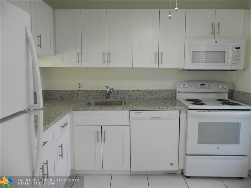 4700 Washington St - Photo 1
