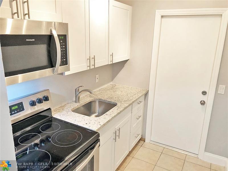 301 8th St - Photo 1