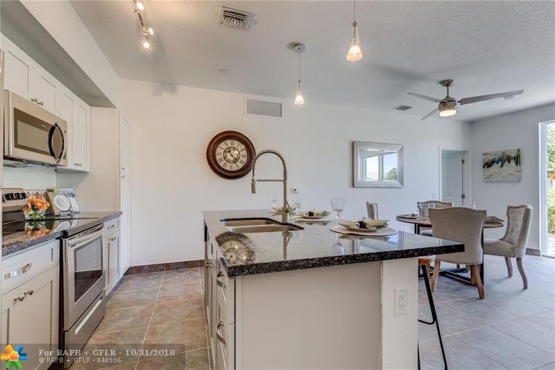 1550 34TH CT - Photo 1
