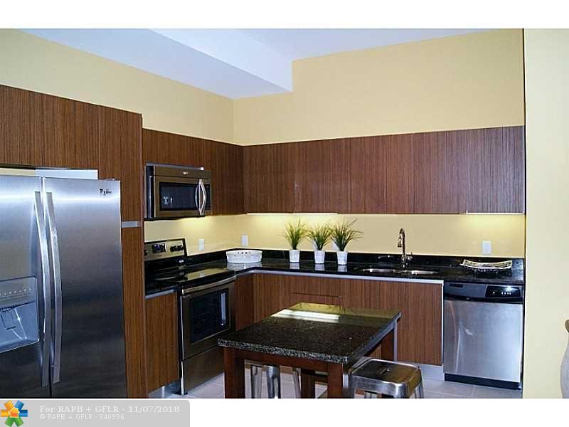 601 82 AVE - Photo 1