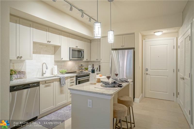 499 Evernia St - Photo 1