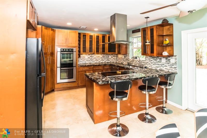 804 19th St - Photo 1