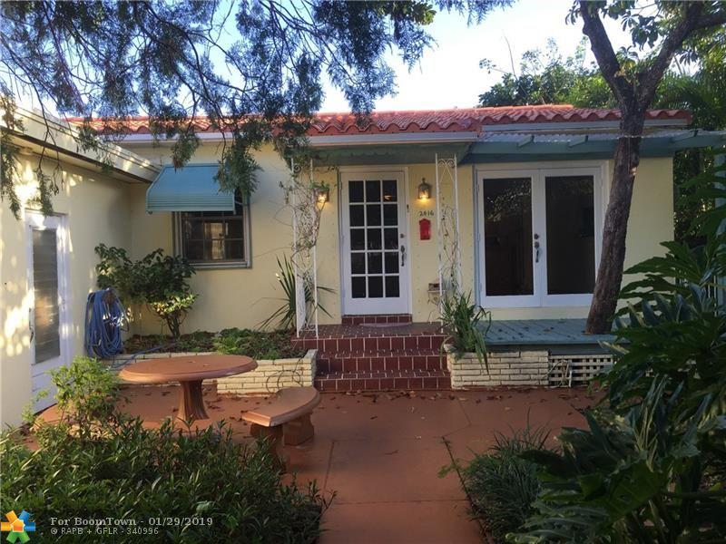 2416 Lincoln St - Photo 1