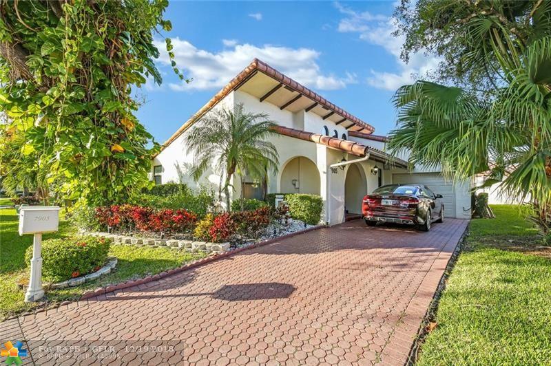 7905 Hibiscus Cir - Photo 1