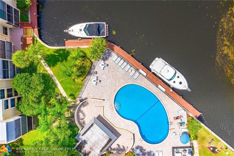 10 Royal Palm Way - Photo 1