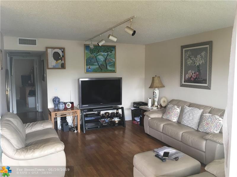 301 135th Ave - Photo 1