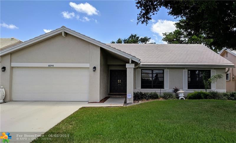 6044 Petaluma Dr - Photo 1