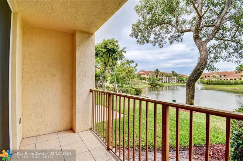 704 Villa Cir - Photo 1