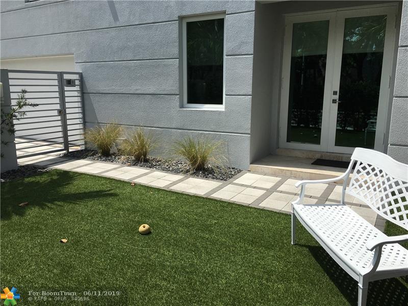 915 2nd Ct - Photo 1
