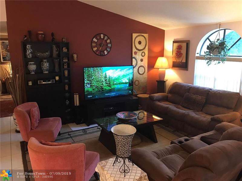 5136 Floria Dr - Photo 1