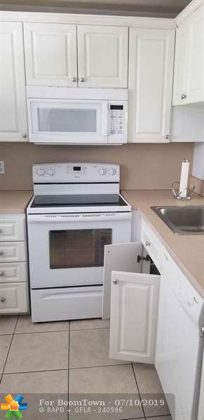 9230 Lagoon Pl - Photo 1
