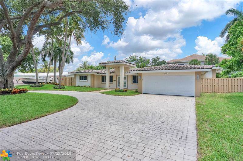 2457 Bayview Dr - Photo 1