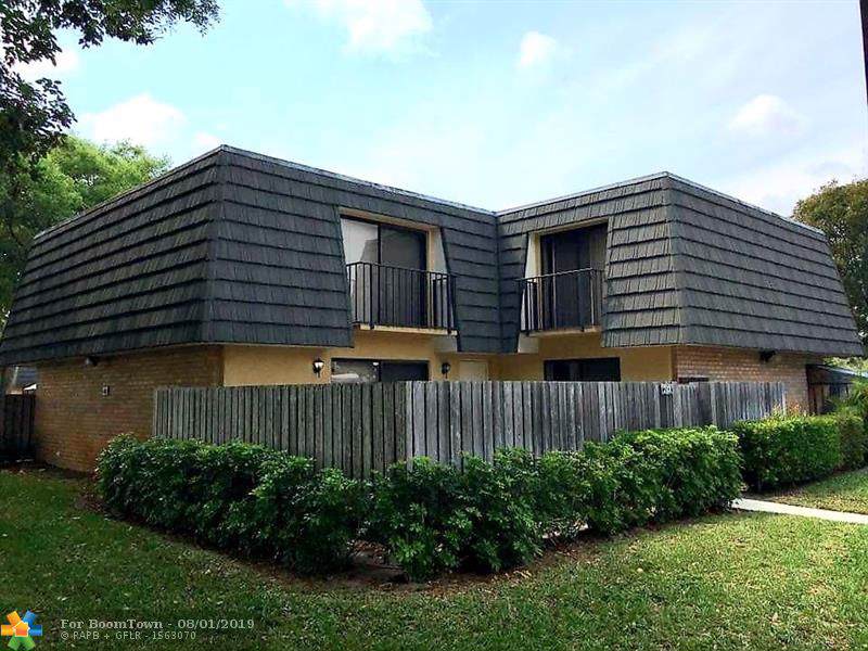 2101 21st Way - Photo 1