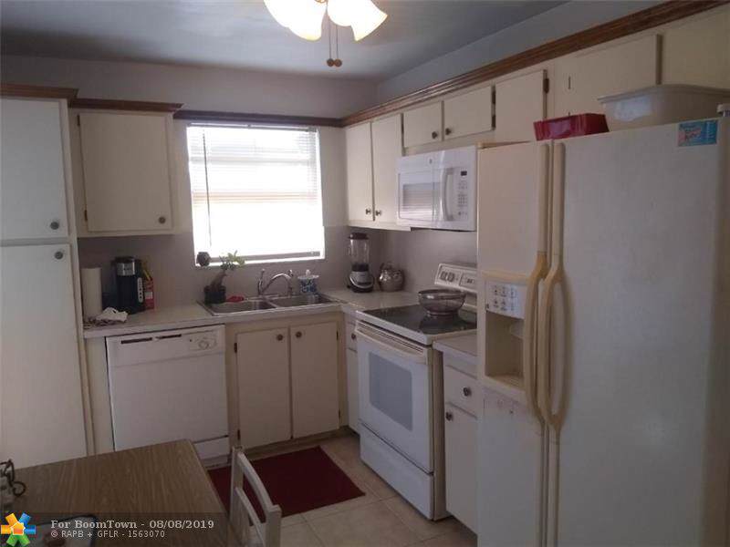 601 S State Rd 7 - Photo 1