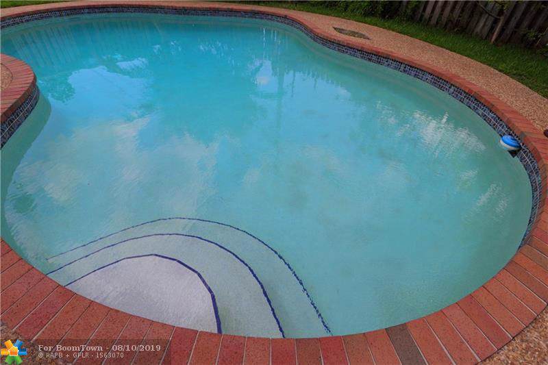 1001 70th Way - Photo 1