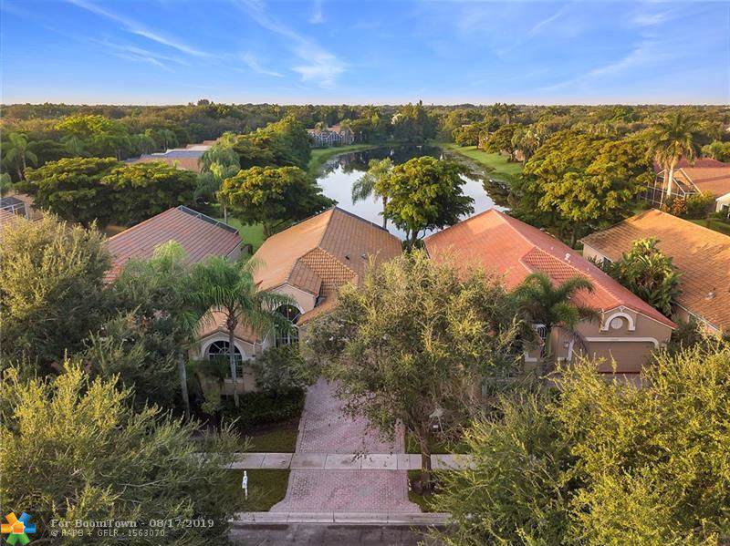 10053 Diamond Lake Dr - Photo 1