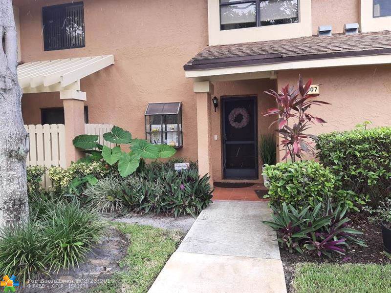 3807 Carambola Cir N - Photo 1