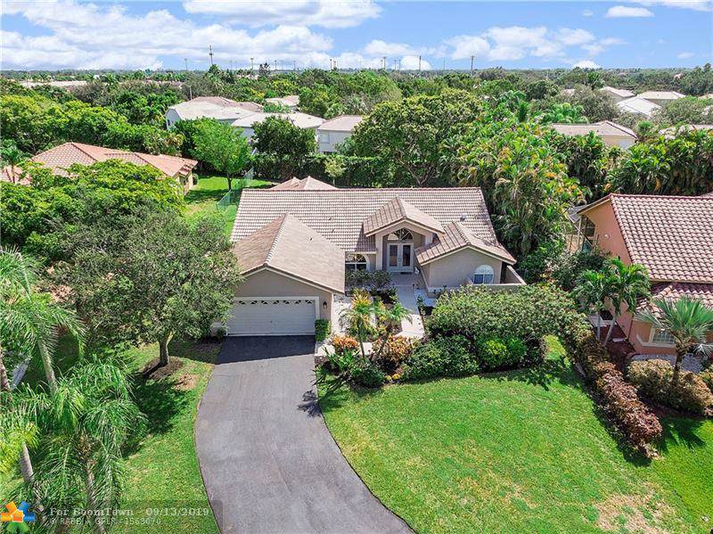 5545 107th Ave - Photo 1