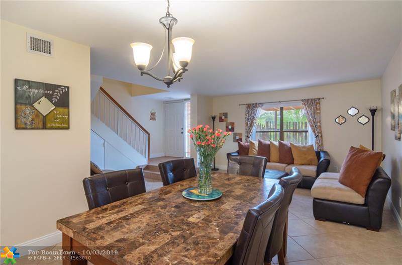 1517 Fairway Rd - Photo 1