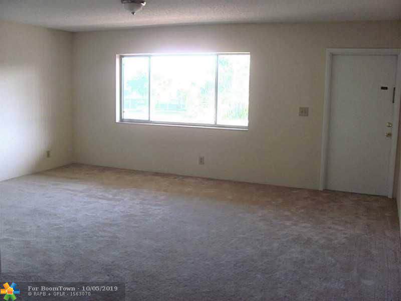 2000 Springdale Blvd - Photo 1