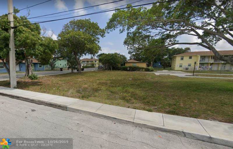A E Issacs Ave - Photo 1